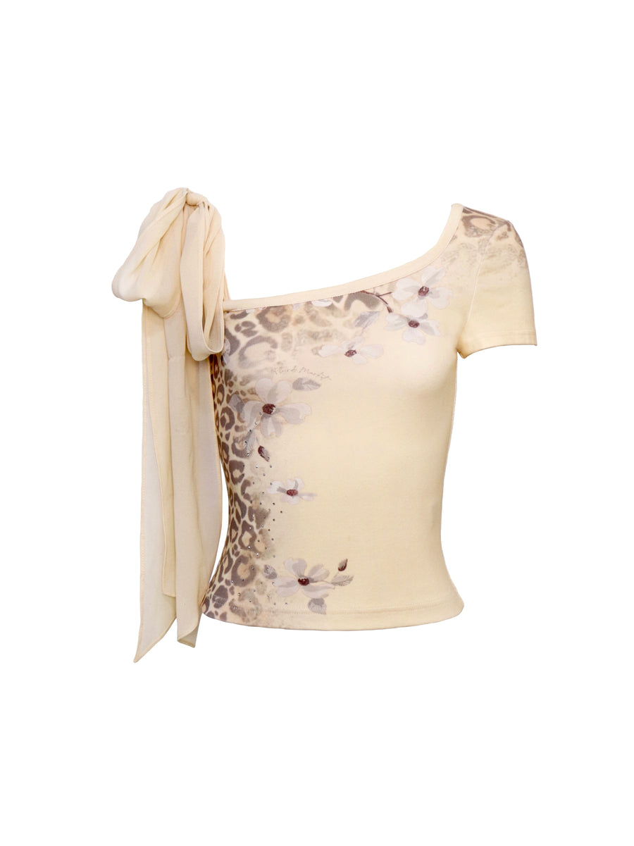 Milky Yellow Leopard Print Slanted Shoulder T-Shirt